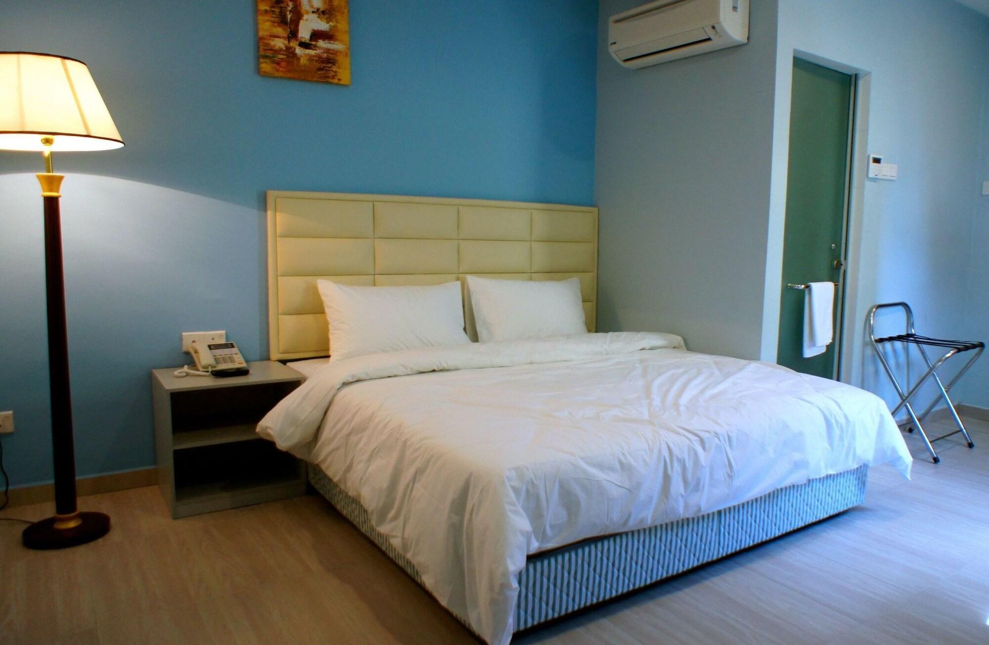 Hotel Zamburger Bukit Indah Τζόχορ Μπάχρου Εξωτερικό φωτογραφία