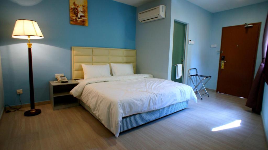 Hotel Zamburger Bukit Indah Τζόχορ Μπάχρου Δωμάτιο φωτογραφία