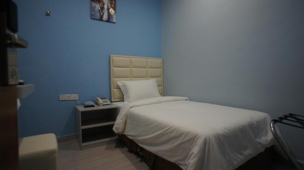 Hotel Zamburger Bukit Indah Τζόχορ Μπάχρου Εξωτερικό φωτογραφία