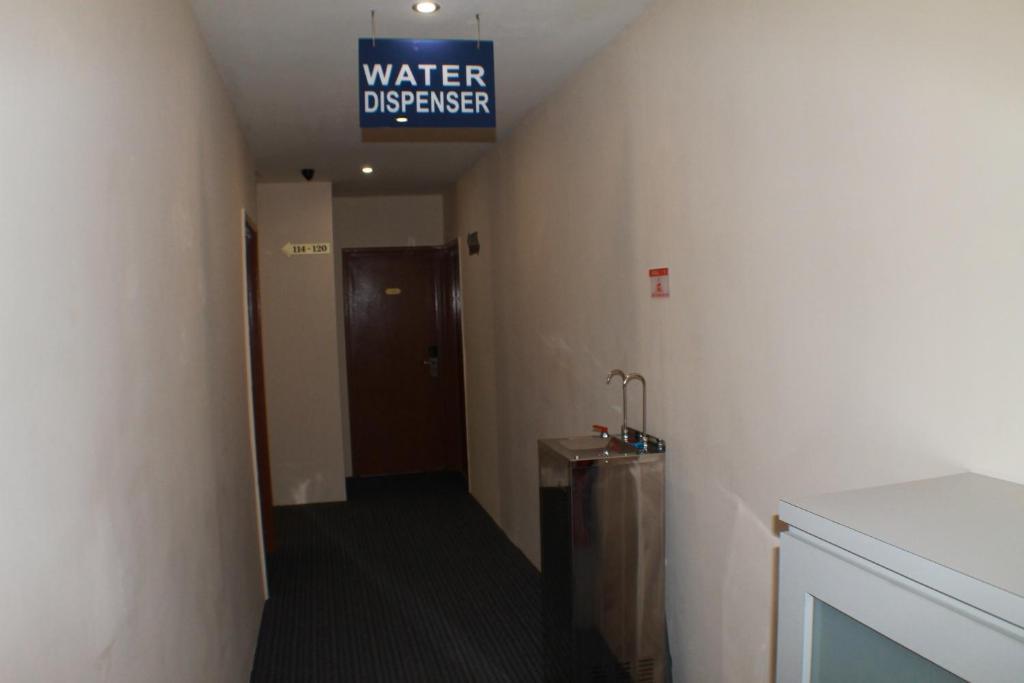Hotel Zamburger Bukit Indah Τζόχορ Μπάχρου Εξωτερικό φωτογραφία