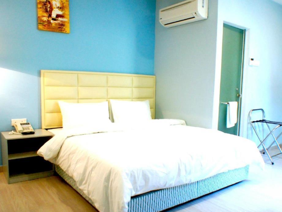 Hotel Zamburger Bukit Indah Τζόχορ Μπάχρου Εξωτερικό φωτογραφία